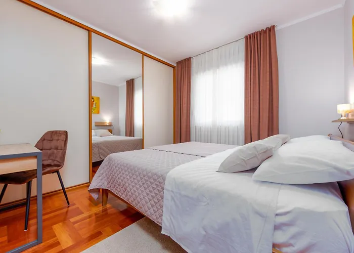 Matea With Terrace Apartment Zadar