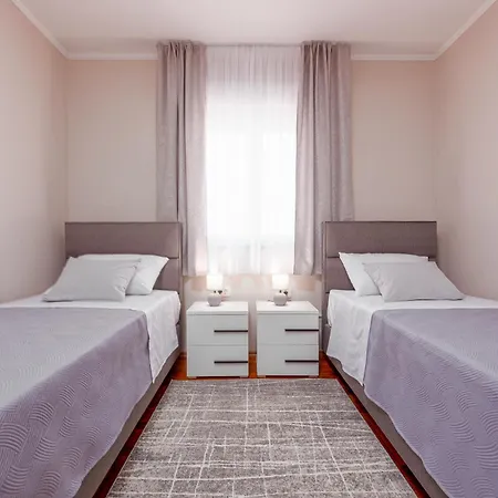 아파트 Matea With Terrace