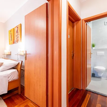 Matea With Terrace Apartment