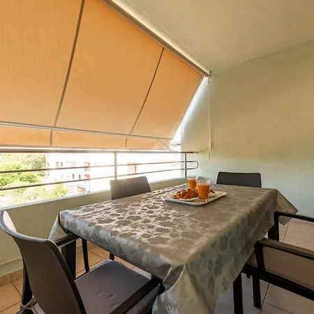 Matea With Terrace Apartment