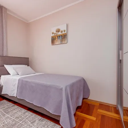 Matea With Terrace 아파트