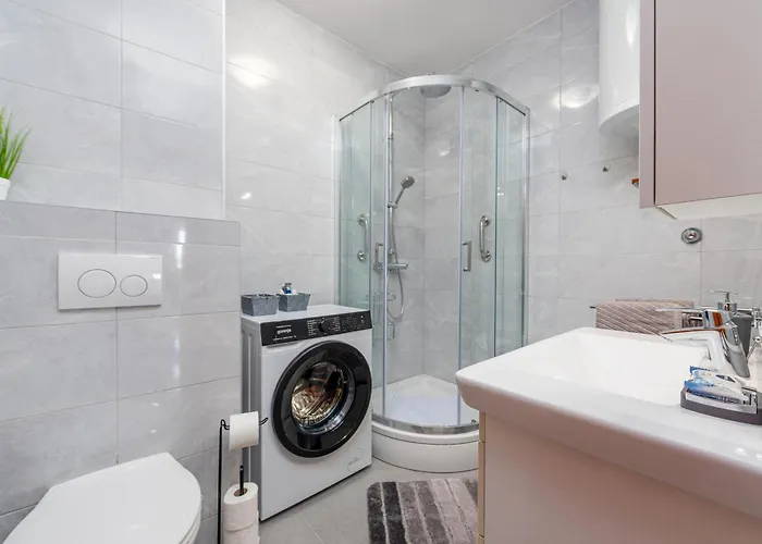 Matea With Terrace Apartament *